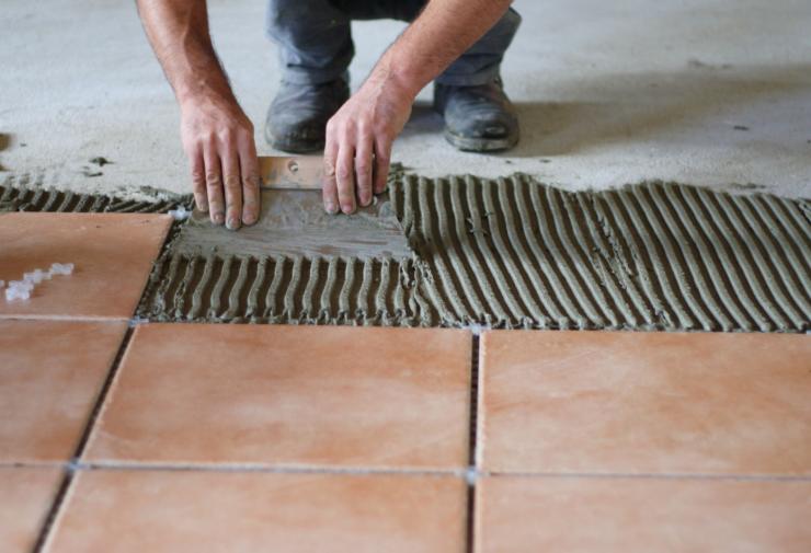 pagot-savoie-quelles-causes-et-quelles-solutions-pour-un-carrelage-qui-se-souleve